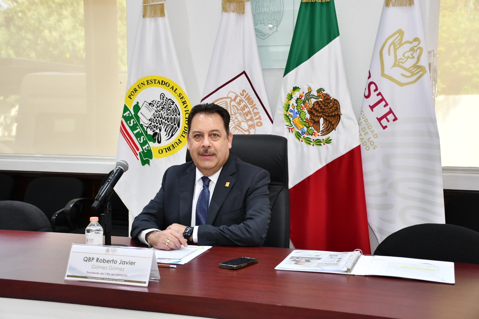 Visita de compañeras y compañeros de la Sección XLV, SuperISSSTE, Velatorio y TurISSSTE